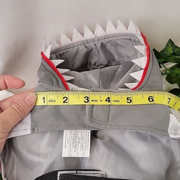 Pet Shark Costume. Size Medium. EUC - Picture 13 of 14